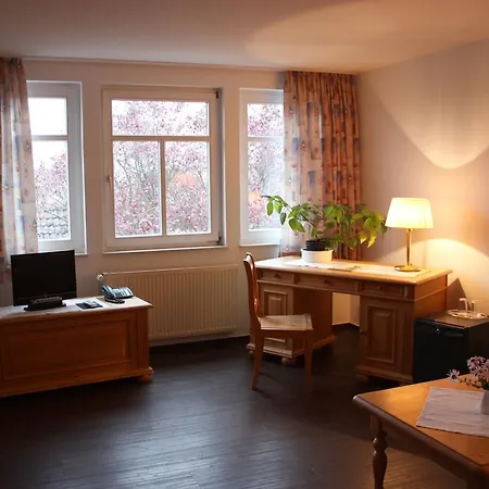 ホテル Ostseehotel Kluetzer Winkel 3*